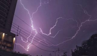 Drizzling After Thunderstorm In Karachi