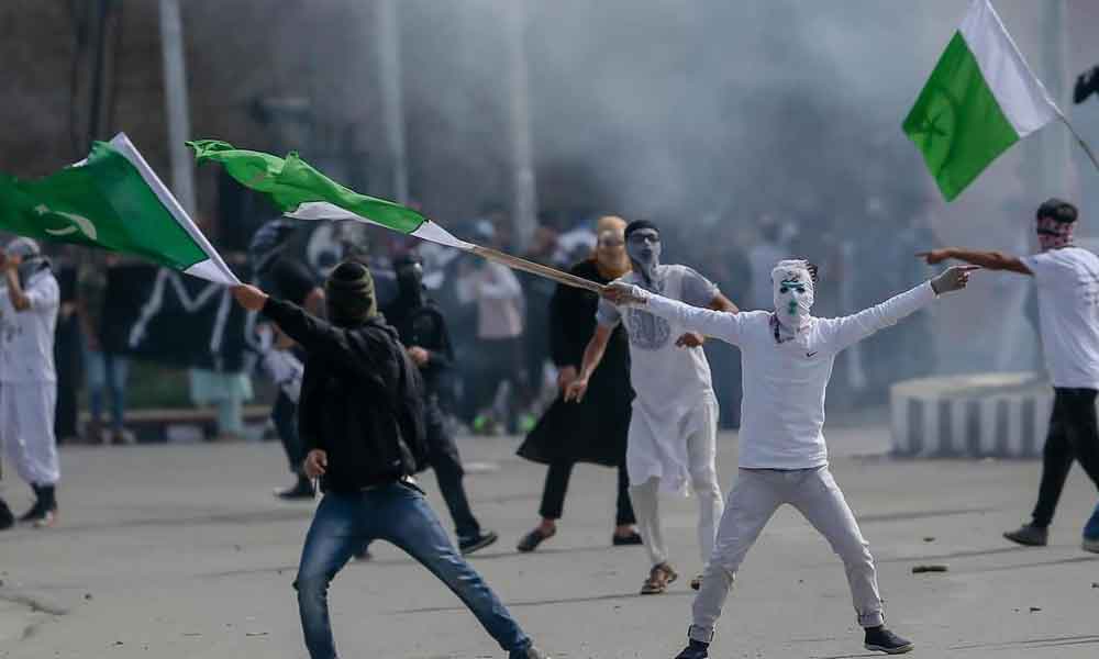 کشمیری عید کے دن بھی بھارتی فورسز کے مظالم کا شکار