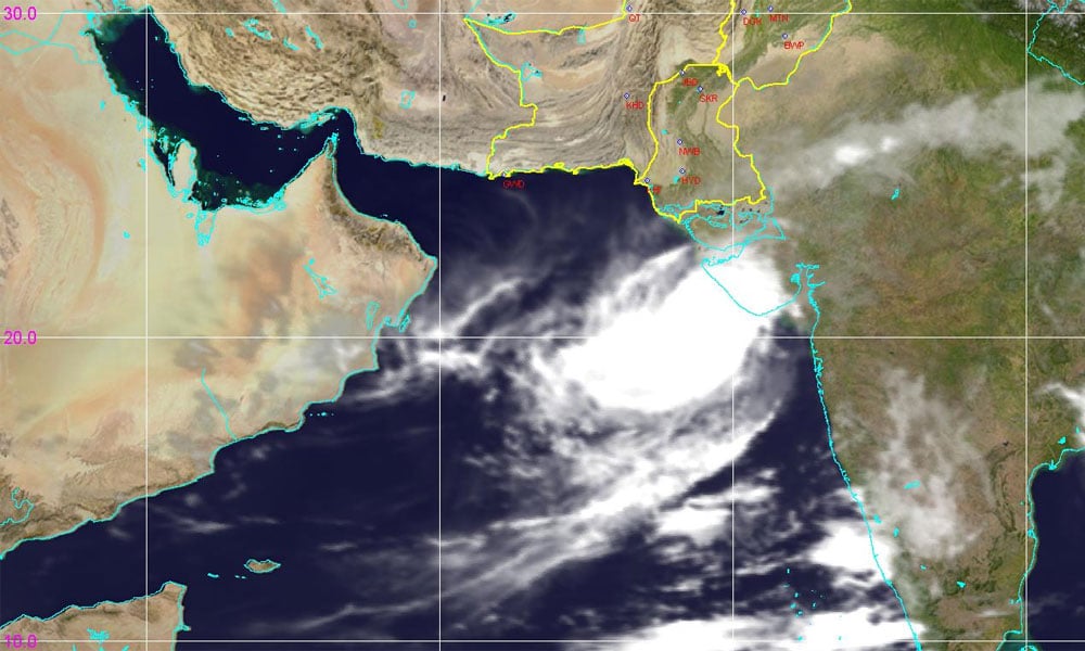 بھارت میں طوفان نے رخ بدل لیا، کراچی میں ہوائیں تھم گئیں