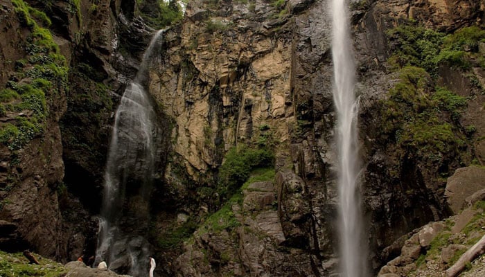 دنیا کی چندخوبصورت ترین آبشاریں