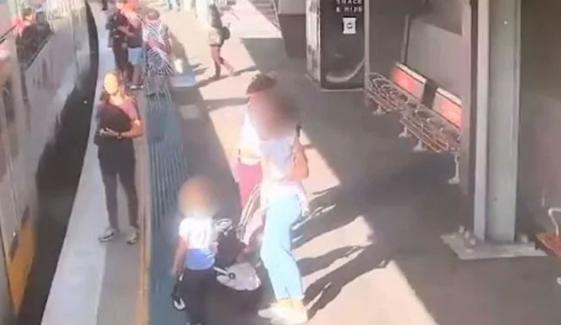 Terrifying Moment Boy Falls Between Train And Platform In Sydney