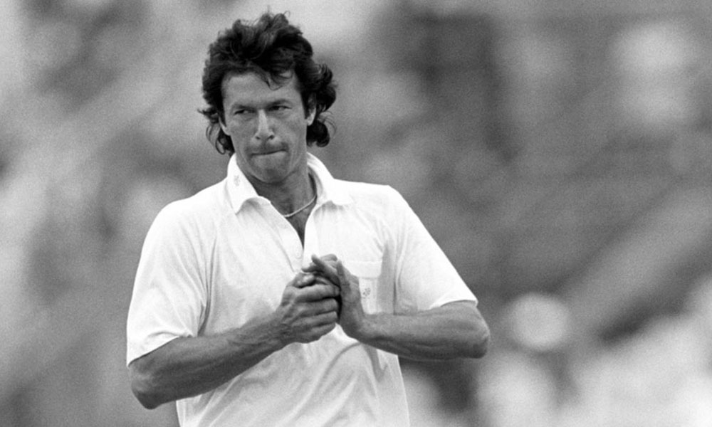 عمران خان ٹیسٹ میں 300 وکٹیں لینے والے پہلے پاکستانی