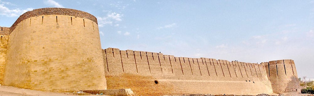 ’’عمر کوٹ کا قلعہ‘‘ اس سے کئی تاریخی داستانیں جڑی ہیں