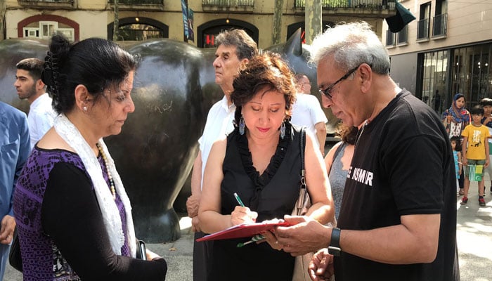 بارسلونا : یوم شہدائے کشمیر پر راجہ فاروق کی زیرقیادت ریلی
