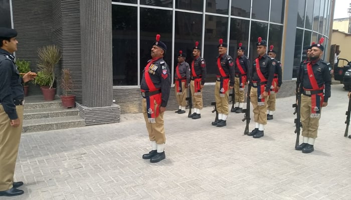 کراچی پولیس چیف غلام نبی میمن نے چارج سنبھال لیا