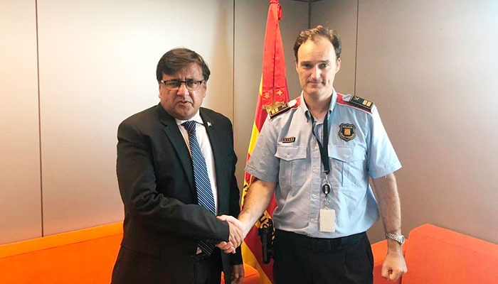 پاکستانی سفارتکار کی بارسلونا پولیس چیف سے ملاقات 