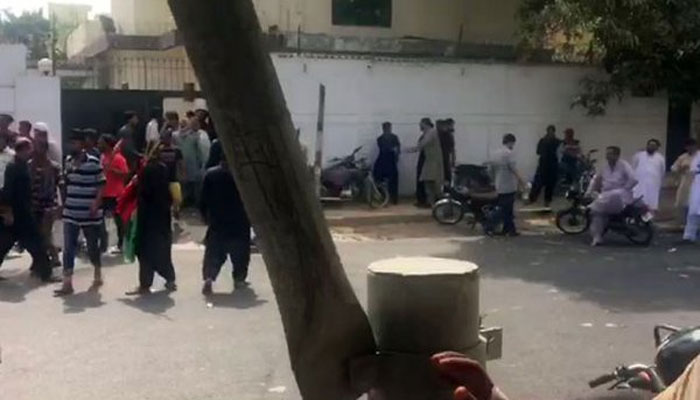 کراچی :فکس اٹ اور پی پی کارکنوں میں تصادم 