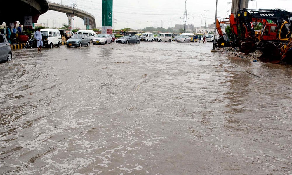 کراچی: مون سون سسٹم کمزور ہو گیا، شام میں بارش کا امکان