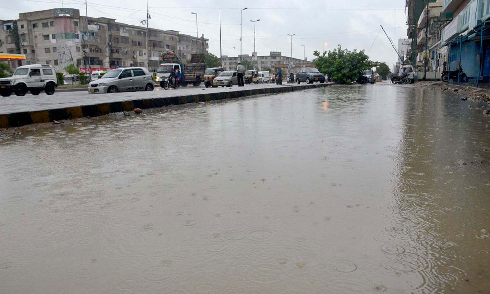کراچی: مون سون سسٹم کمزور ہو گیا، شام میں بارش کا امکان