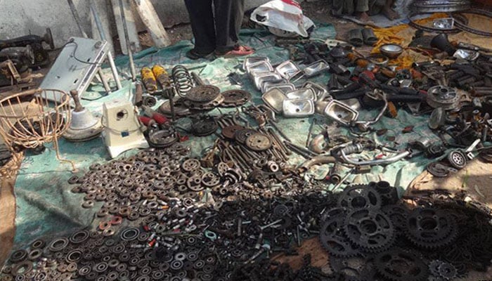 نارتھ کراچی کا سب سے بڑا کباڑ بازار