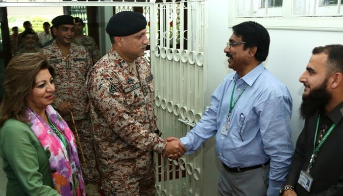ڈی جی رینجرز سندھ کا جناح اسپتال کراچی کا دورہ