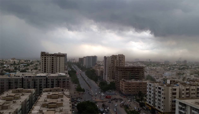 کراچی میں پھر سے بادل برسنے کا امکان