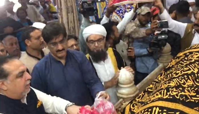 وزیراعلیٰ و گورنر سندھ کی عبداللّہ شاہ غازی کےمزار پرحاضری