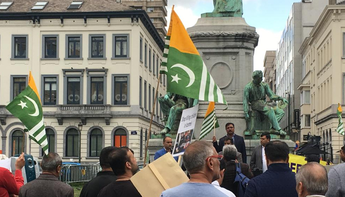 یورپین پارلیمنٹ کے سامنے کشمیریوں سے یکجہتی کیلئے مظاہرہ