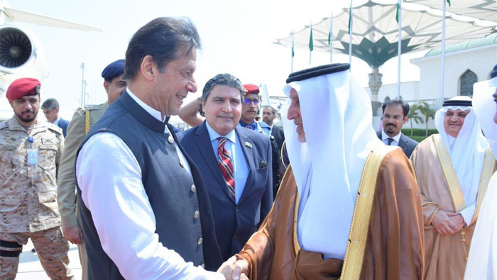 وزیر اعظم 2 روزہ سرکاری دورے پر سعودی عرب پہنچ گئے 
