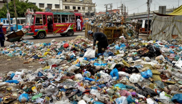 کراچی میں صفائی مہم کا آغاز ہوگیا