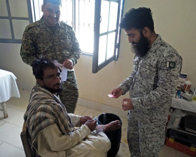 پاک بحریہ کا بلوچستان میں مفت طبی کیمپ 