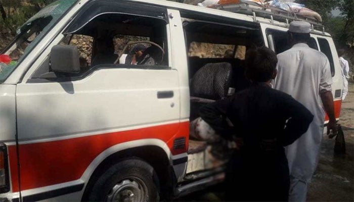 ہنگو:مسافر کوچ پر فائرنگ،6 افراد جاں بحق ،4 زخمی