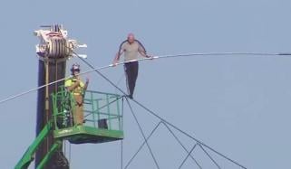 Daredevil Breaks Wire Walk Record In Canada