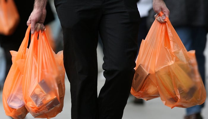 سندھ میں آج سے پلاسٹک بیگز کے استعمال پر پابندی عائد