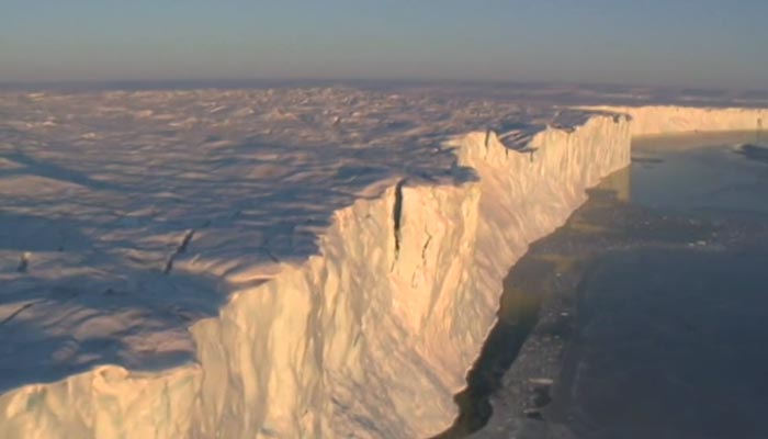 انٹارکٹیکا میں 315 ارب ٹن وزنی برف کا تودہ ٹوٹ گیا