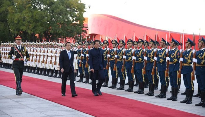 وزیراعظم کی چینی ہم منصب کو سی پیک منصوبوں کی بروقت تکمیل کی یقین دہانی