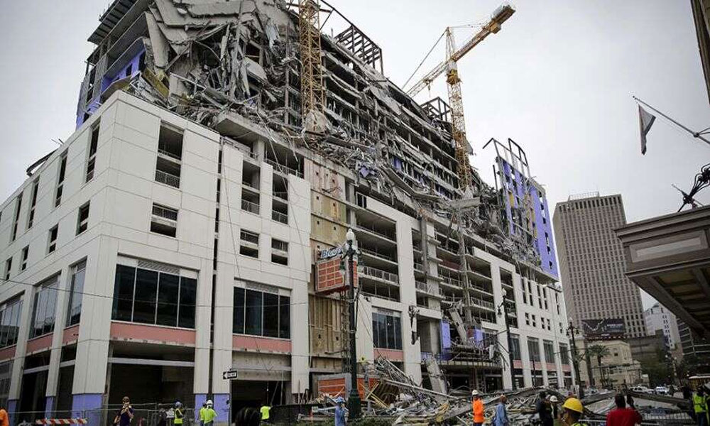 امریکا: زیرِ تعمیر ہوٹل کا اوپری حصہ گر گیا، 2 افراد ہلاک