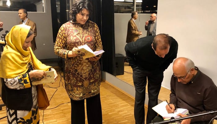 اوسلو: نارویجن پاکستانی ادیب کے ناول ’نکا‘ کی تعارفی تقریب