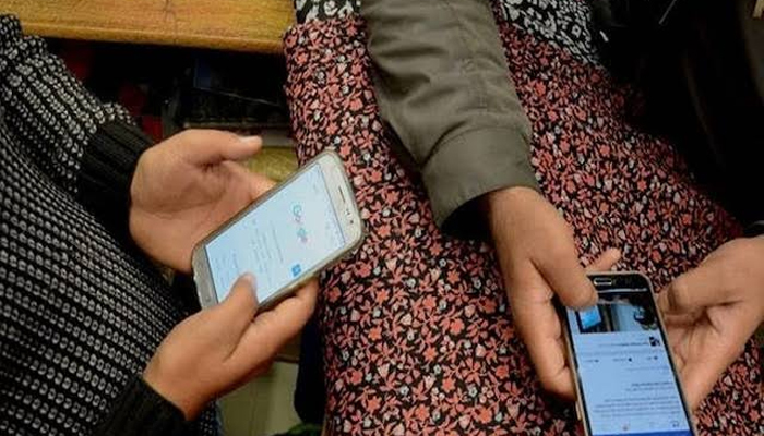 مقبوضہ کشمیر میں پوسٹ پیڈ موبائل فون سروس بحال، بھارتی دعویٰ