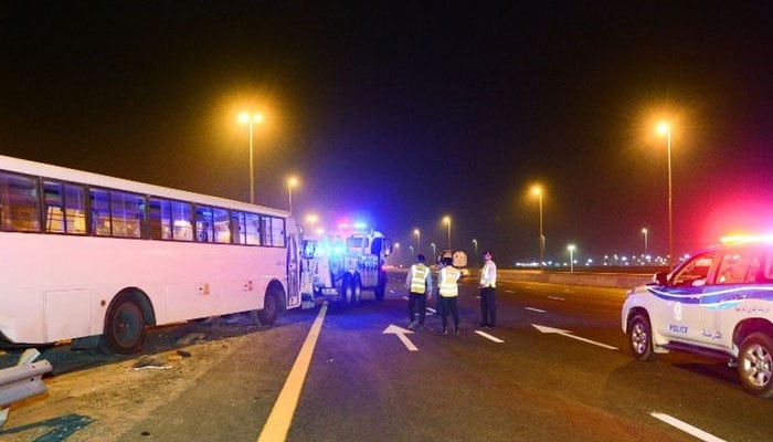 شارجہ: خوفناک ٹریفک حادثہ،21 افراد زخمی 