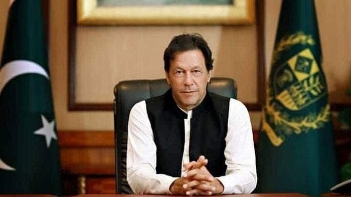 جنگ کی بات کشمیر و پاکستان سے غداری ہے ، عمران خان 