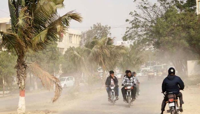 کراچی میں آج تیز ہوائیں چلیں گی