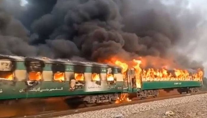  ٹرین حادثہ، جاں بحق افراد کی میتیں آبائی علاقوں کو روانہ 