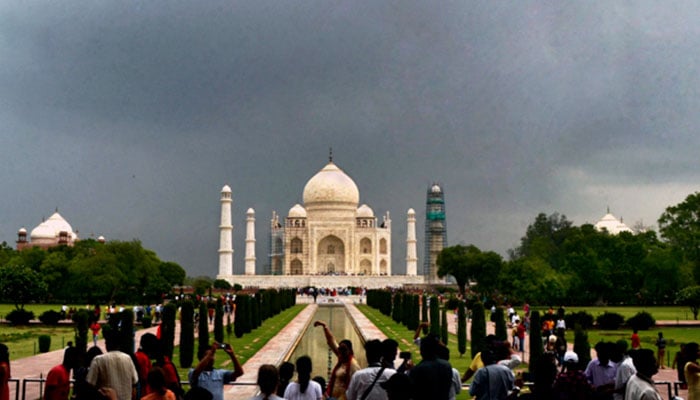 بھارت، بڑھتی فضائی آلودگی سے تاج محل بھی متاثر