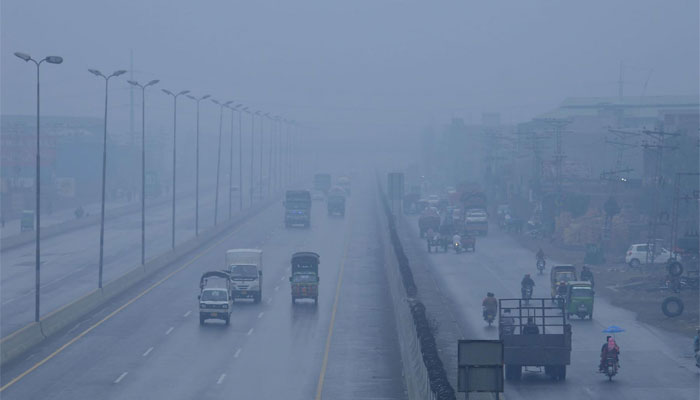 اسموگ: پنجاب کے 3 اضلاع کے تمام اسکولوں میں 2 دن کی چھٹی