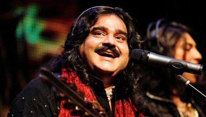 محبت کا پیغام پھیلانے والے پاکستانی لوک گلوکار