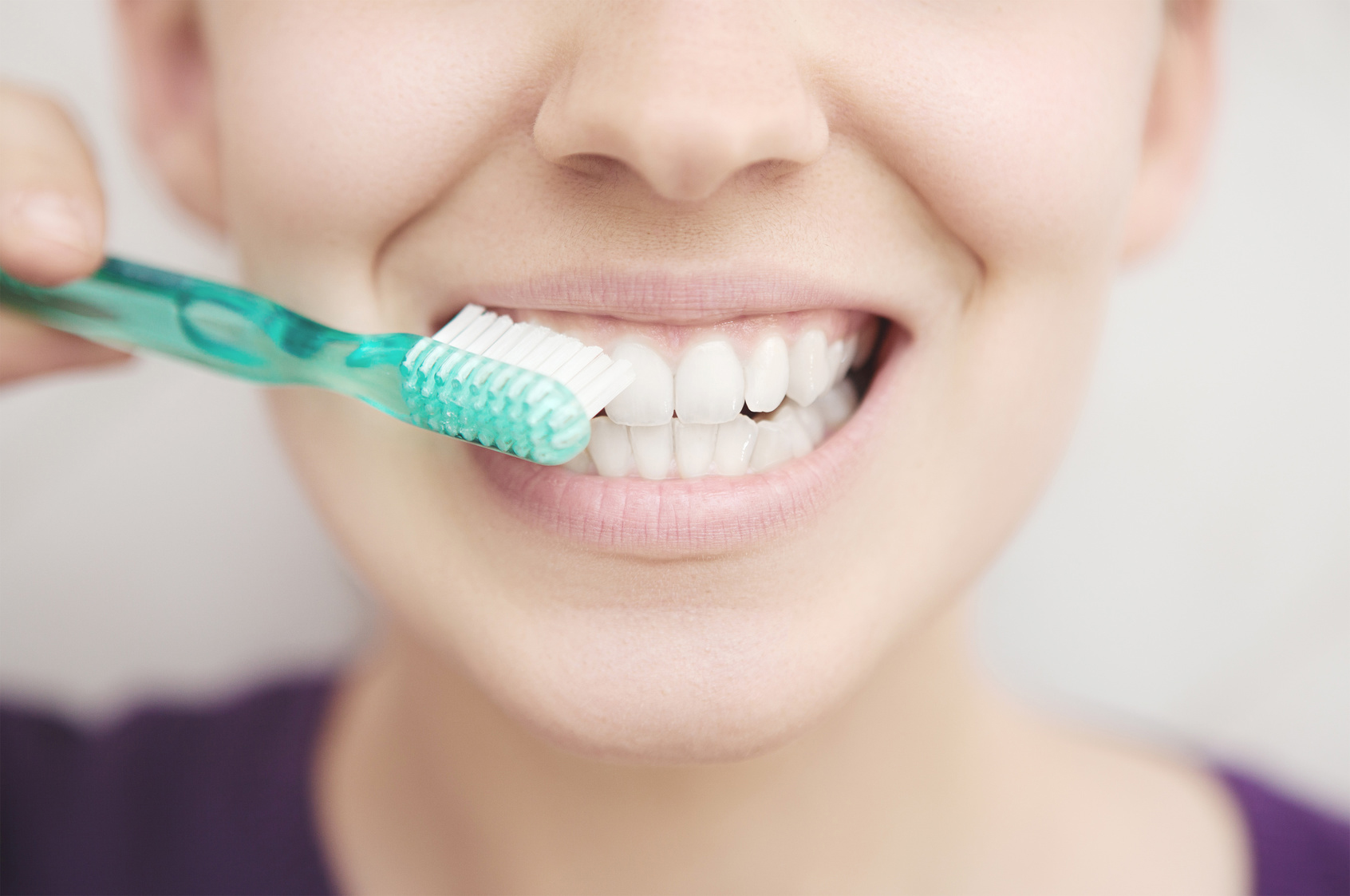 وہ کونسی عادتیں ہیں جو دانتوں کی صحت کے لیے مضر ہیں؟
