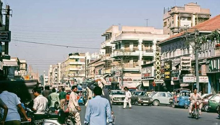 ’80ء کی دہائی اوریادیں‘ اس وقت کراچی کے تقریباََ ہر گھر میں ٹی وی آچکا تھا