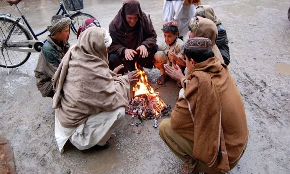 ملک میں سردی کی شدت معمولی کم، کراچی میں برقرار