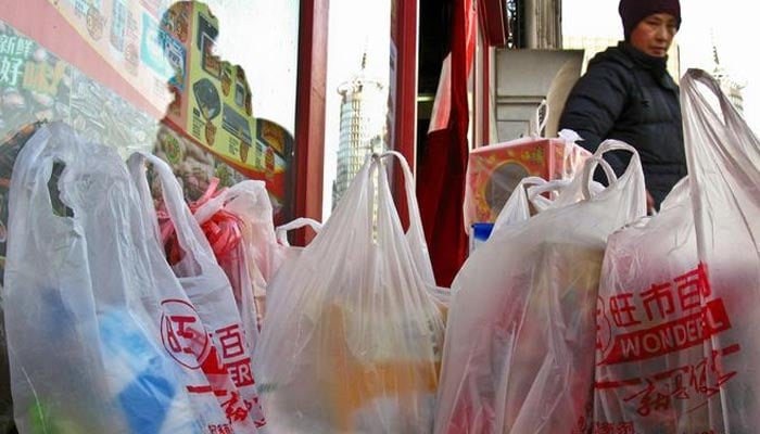 چین کا پلاسٹک بیگز اور اسٹرا پر پابندی کا اعلان
