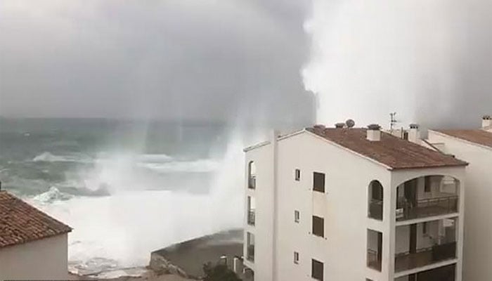 ہسپانوی جزیرے میلورکا میں سمندری طوفان، پانی گھروں میں داخل