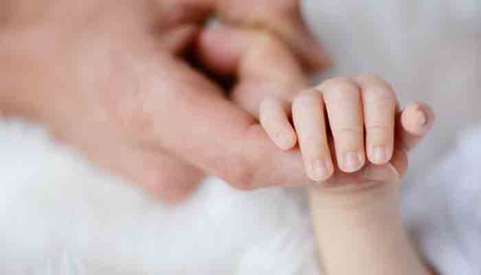 حکومت کا بچے کی پیدائش پر والدین کو 3 لاکھ روپے دینے کا اعلان