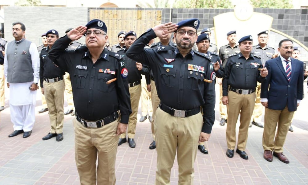 مشتاق مہر نے نئے آئی جی سندھ کا چارج سنبھال لیا