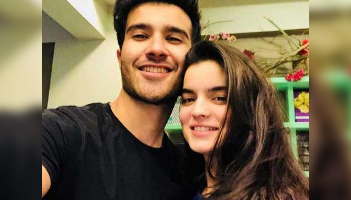 فیروز خان کی اہلیہ کا شادی کی سالگرہ پر پیار بھرا پیغام
