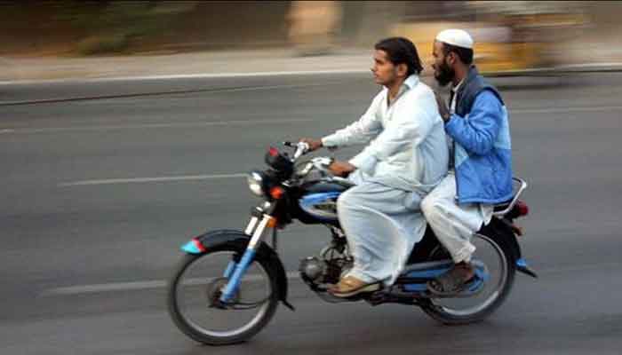 کراچی میں موٹرسائیکل کی ڈبل سواری پر پابندی عائد