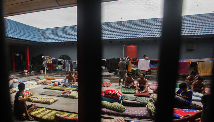 کورونا وائرس: انڈونیشیا اور افغانستان میں چالیس ہزار قیدی رہا ہونگے