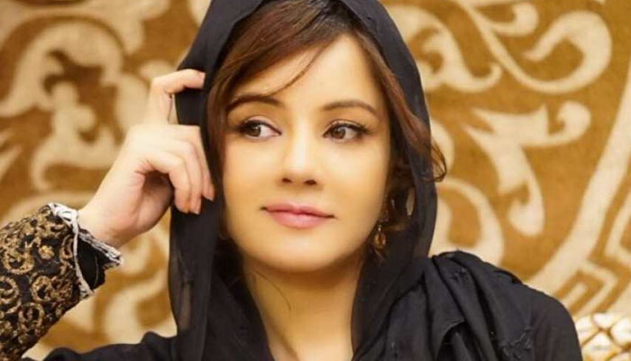  رابی پیر زادہ نے مستحق افراد میں راشن تقسیم کیا