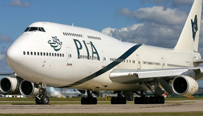 پی آئی اے 221 مسافروں کو لے کر کراچی پہنچ گئی