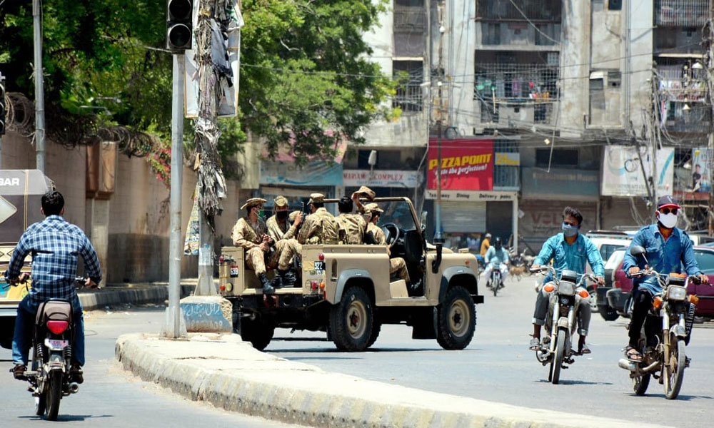 کراچی: لاک ڈاؤن کا 32 واں روز، ناکہ بندیوں میں نرمی