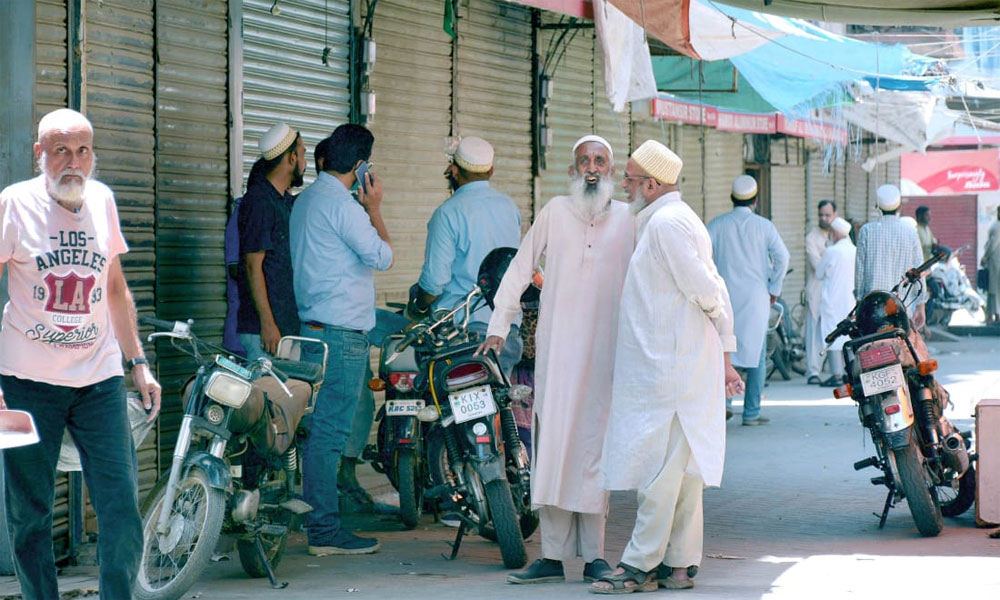کراچی: لاک ڈاؤن کا 32 واں روز، ناکہ بندیوں میں نرمی
